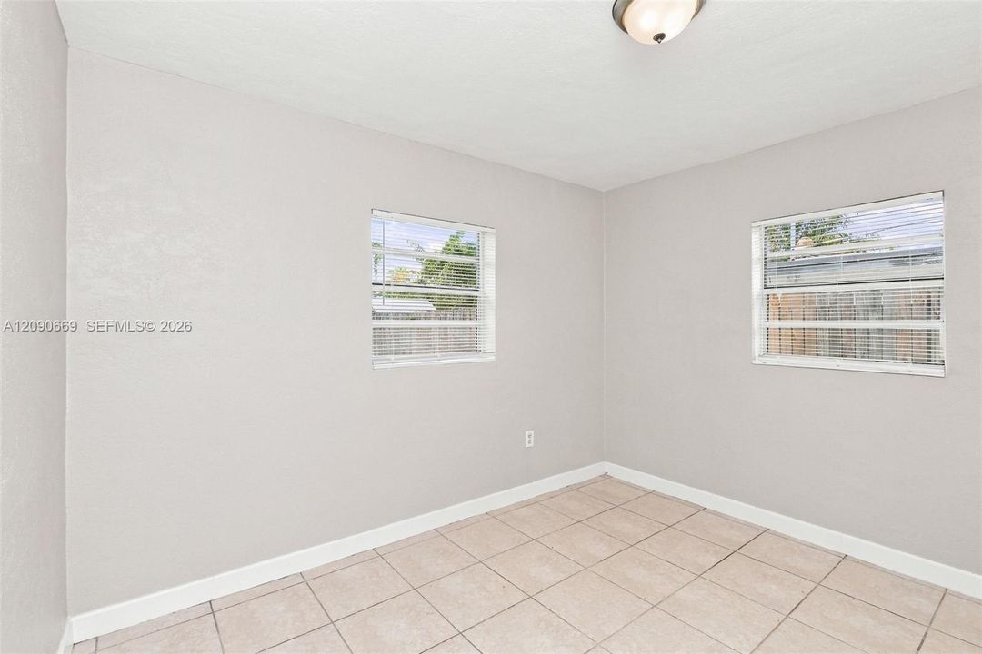 For Rent: $3,280 (5 beds, 3 baths, 2068 Square Feet)