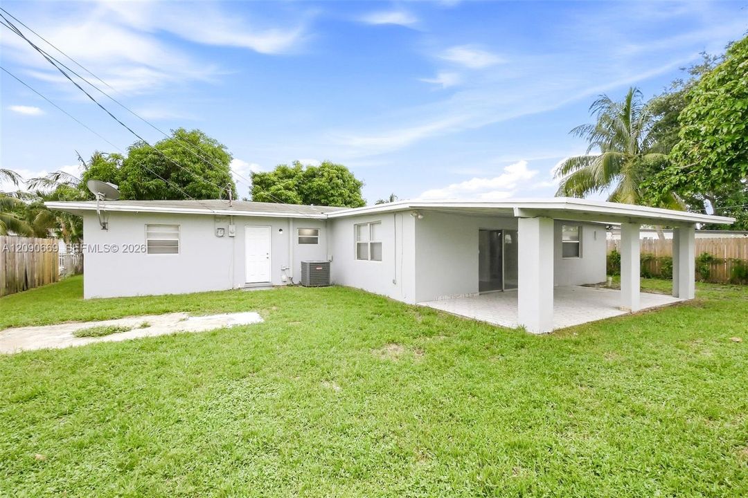 For Rent: $3,280 (5 beds, 3 baths, 2068 Square Feet)