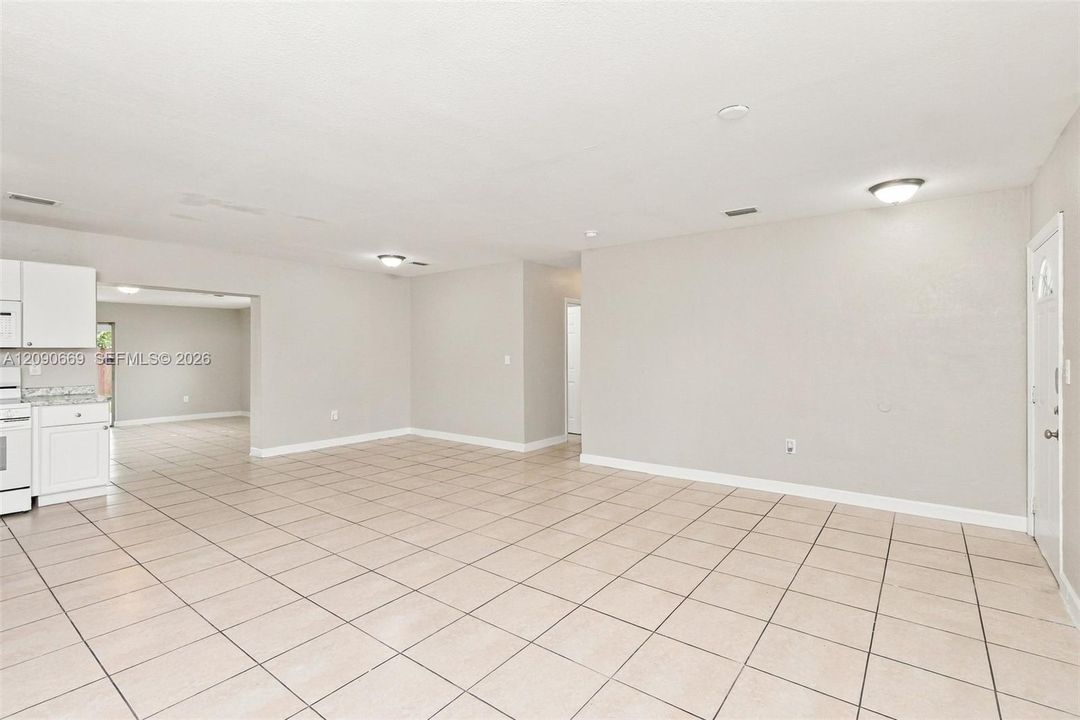 For Rent: $3,280 (5 beds, 3 baths, 2068 Square Feet)
