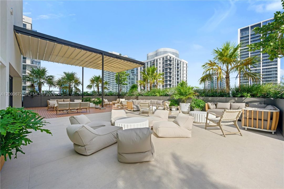 For Rent: $3,500 (1 beds, 1 baths, 586 Square Feet)