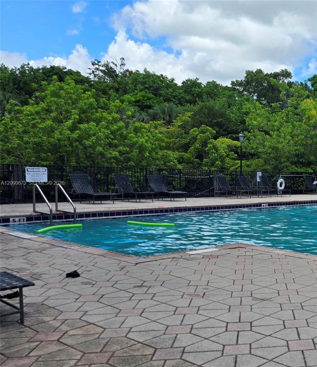 For Rent: $1,950 (2 beds, 2 baths, 1057 Square Feet)