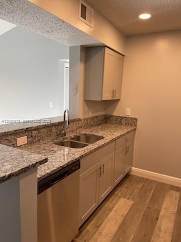 For Rent: $1,950 (2 beds, 2 baths, 1057 Square Feet)