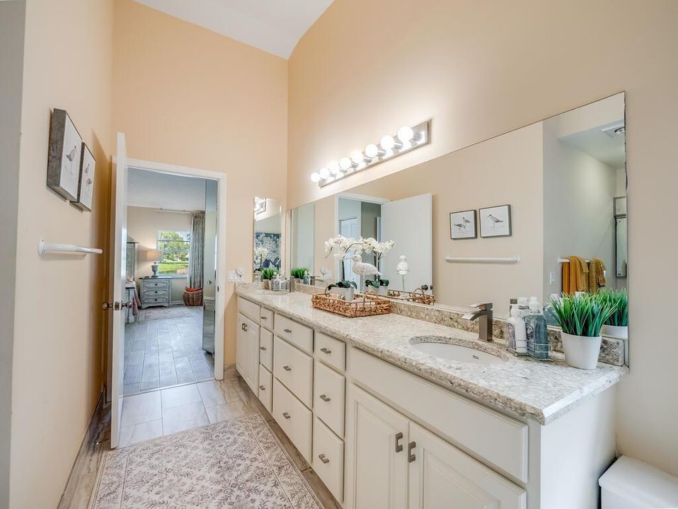 Ensiuite Owner's Bath