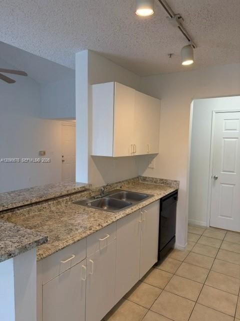 For Rent: $1,700 (1 beds, 1 baths, 798 Square Feet)