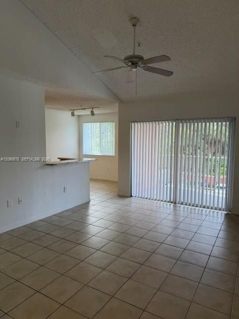 For Rent: $1,700 (1 beds, 1 baths, 798 Square Feet)