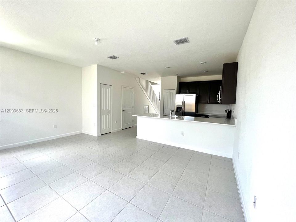 For Rent: $2,700 (3 beds, 2 baths, 1545 Square Feet)