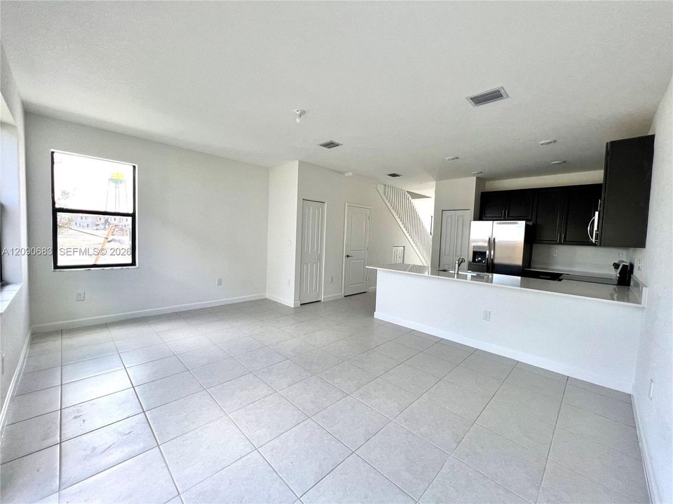 For Rent: $2,700 (3 beds, 2 baths, 1545 Square Feet)