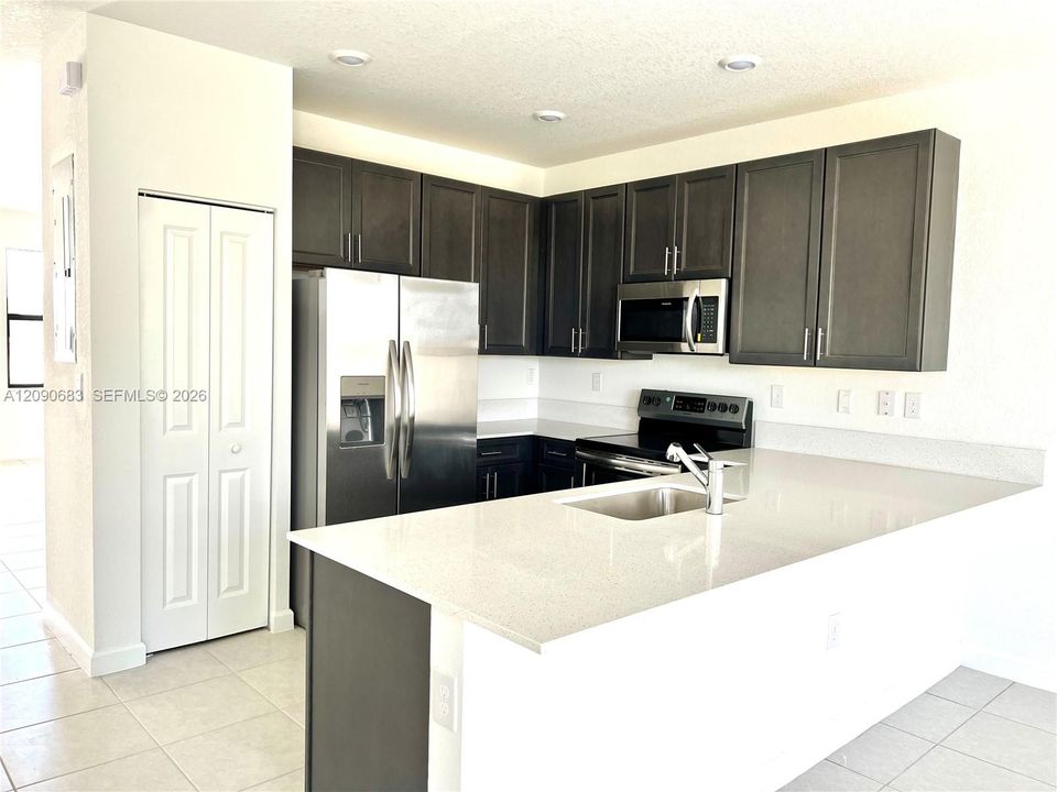 For Rent: $2,700 (3 beds, 2 baths, 1545 Square Feet)