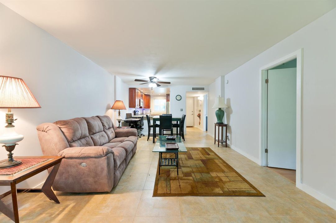 20260911 - 101 Royal Park Dr 1C - MR-11