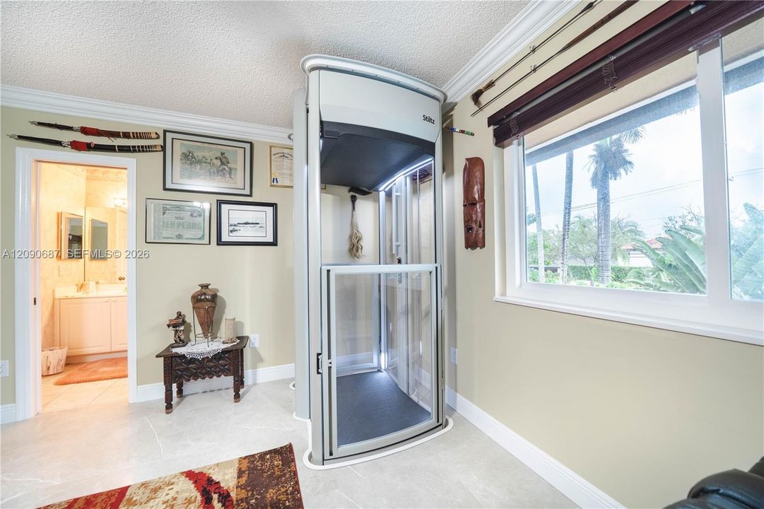 For Sale: $1,800,000 (5 beds, 3 baths, 4213 Square Feet)