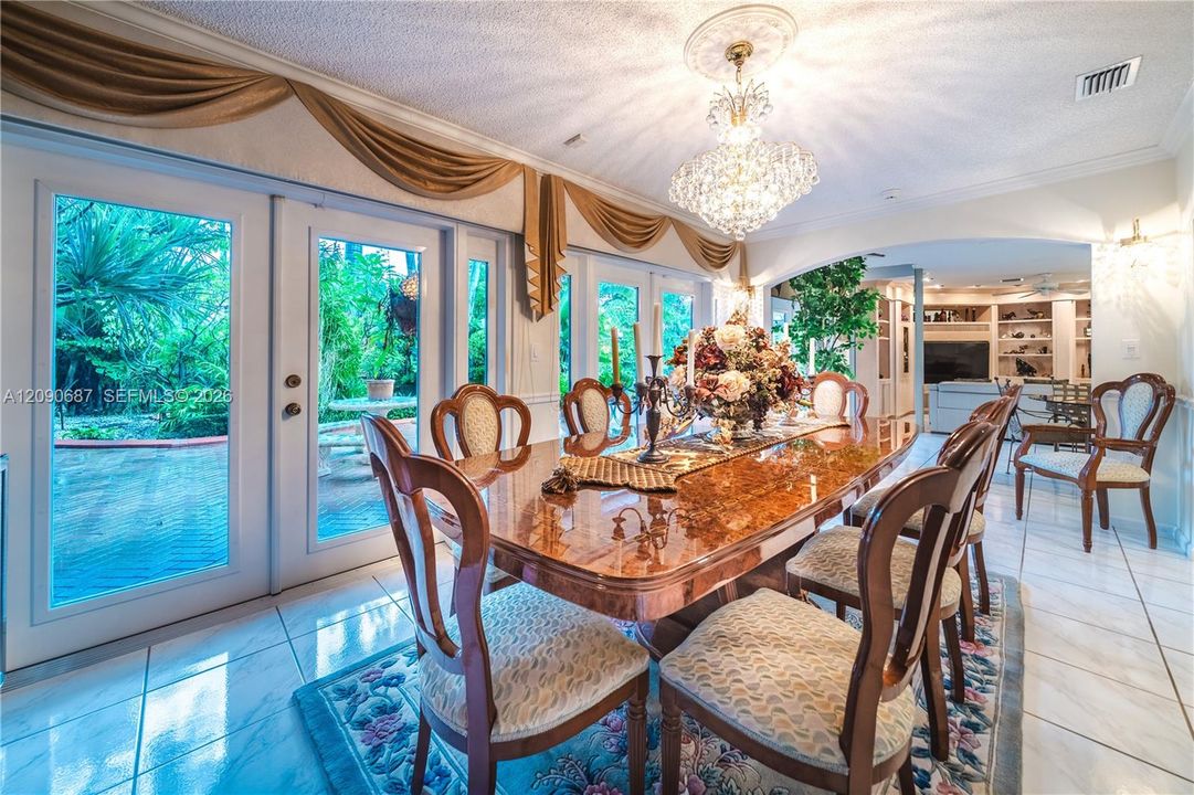 For Sale: $1,800,000 (5 beds, 3 baths, 4213 Square Feet)