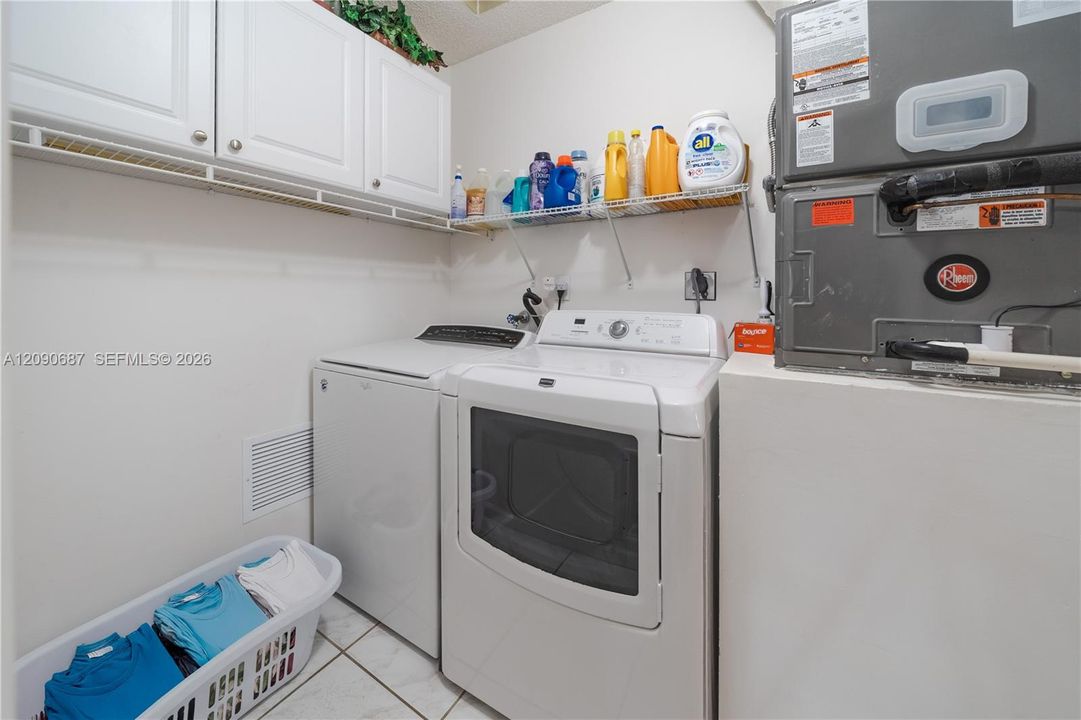 For Sale: $1,800,000 (5 beds, 3 baths, 4213 Square Feet)