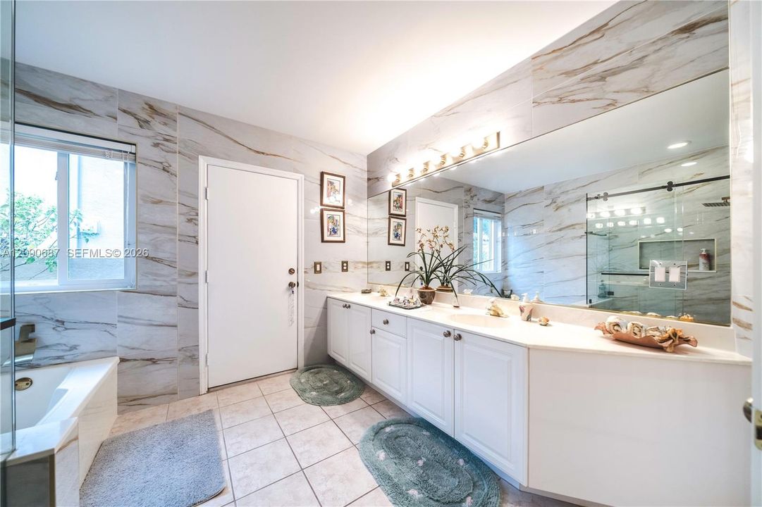 For Sale: $1,800,000 (5 beds, 3 baths, 4213 Square Feet)