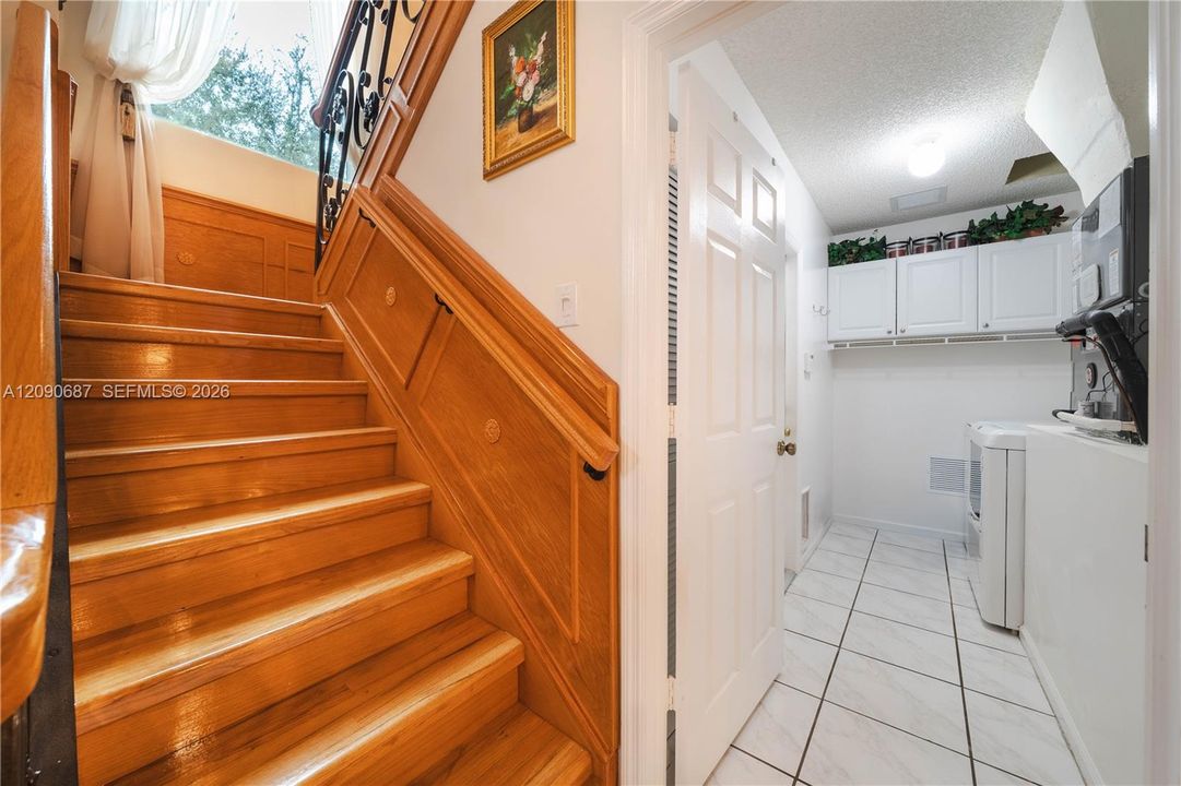 For Sale: $1,800,000 (5 beds, 3 baths, 4213 Square Feet)