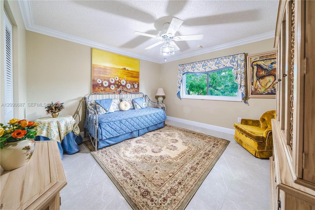 For Sale: $1,800,000 (5 beds, 3 baths, 4213 Square Feet)