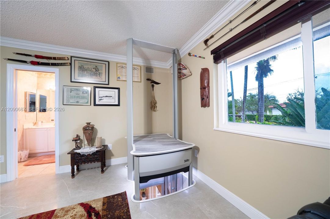 For Sale: $1,800,000 (5 beds, 3 baths, 4213 Square Feet)