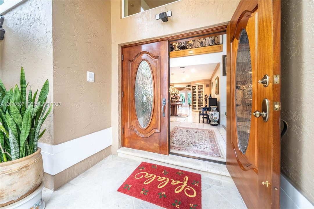 For Sale: $1,800,000 (5 beds, 3 baths, 4213 Square Feet)