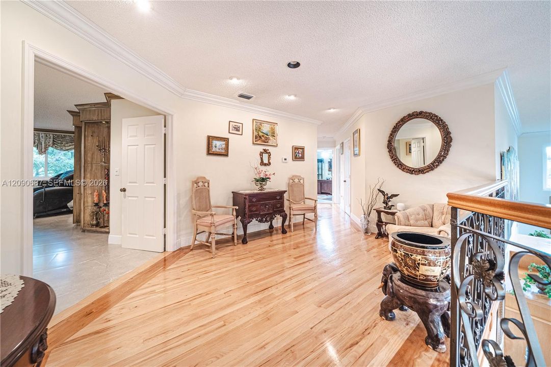 For Sale: $1,800,000 (5 beds, 3 baths, 4213 Square Feet)