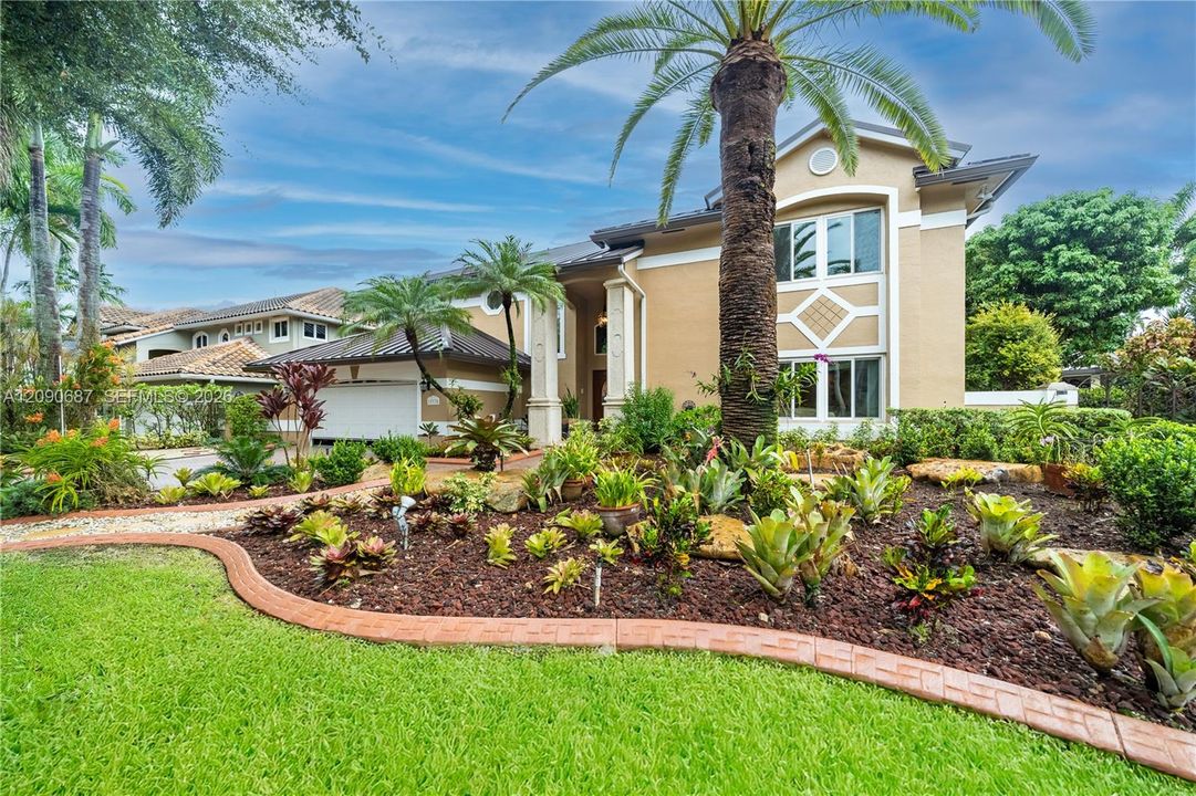 For Sale: $1,800,000 (5 beds, 3 baths, 4213 Square Feet)