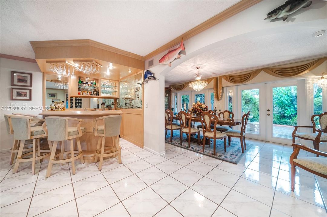 For Sale: $1,800,000 (5 beds, 3 baths, 4213 Square Feet)