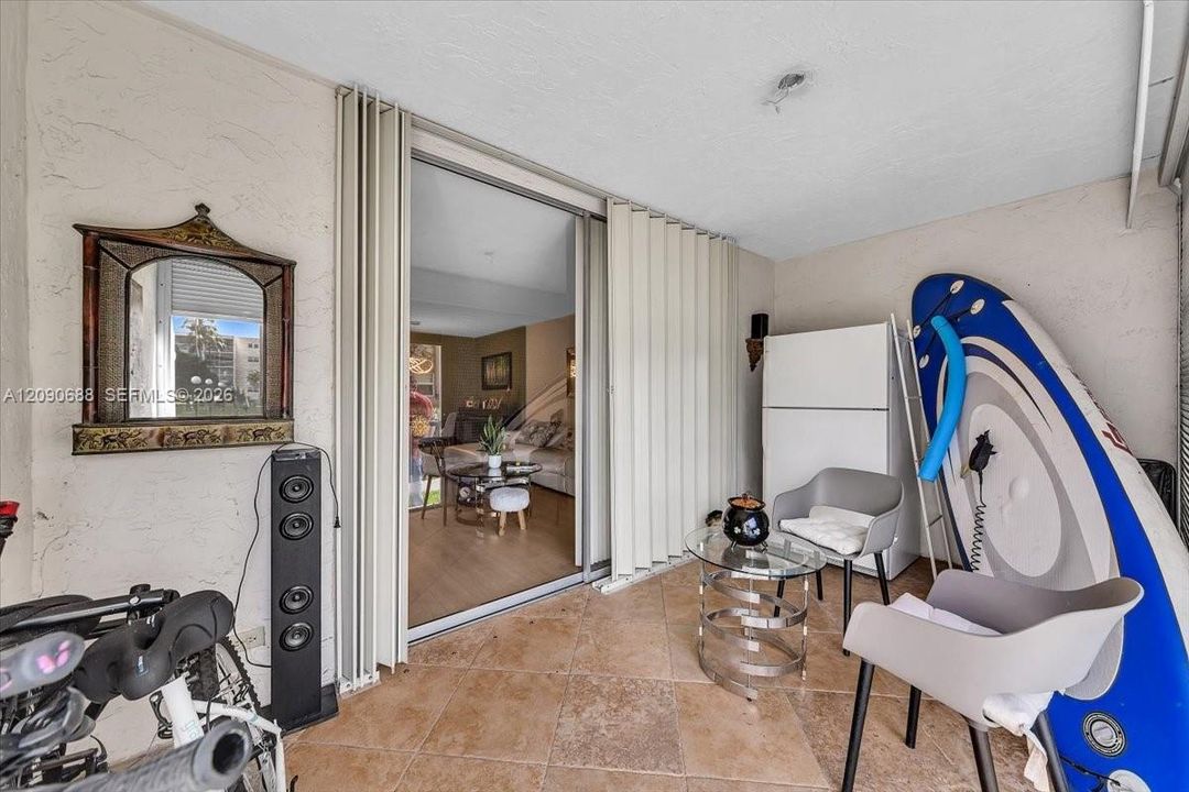 For Sale: $225,000 (2 beds, 2 baths, 1144 Square Feet)