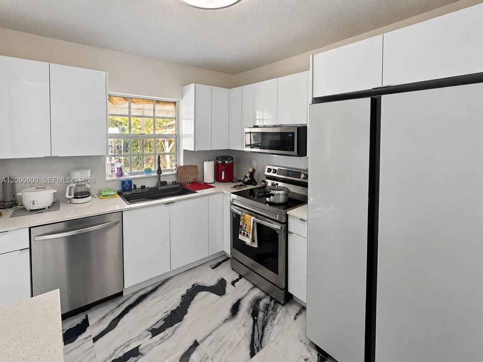 En Venta: $525,900 (4 camas, 2 baños, 1334 Pies cuadrados)