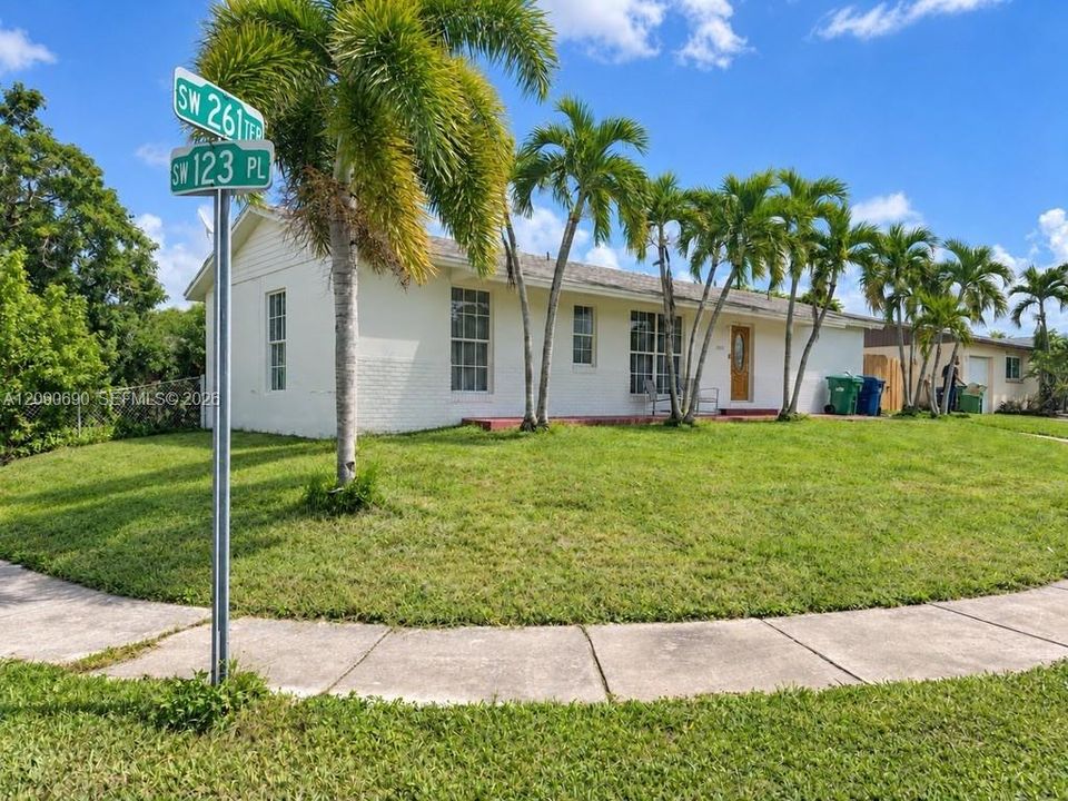 En Venta: $525,900 (4 camas, 2 baños, 1334 Pies cuadrados)