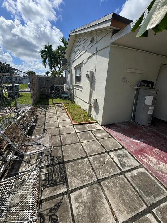 En Venta: $525,900 (4 camas, 2 baños, 1334 Pies cuadrados)