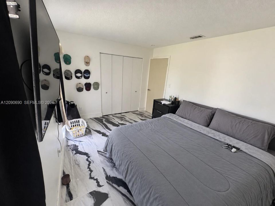 En Venta: $525,900 (4 camas, 2 baños, 1334 Pies cuadrados)