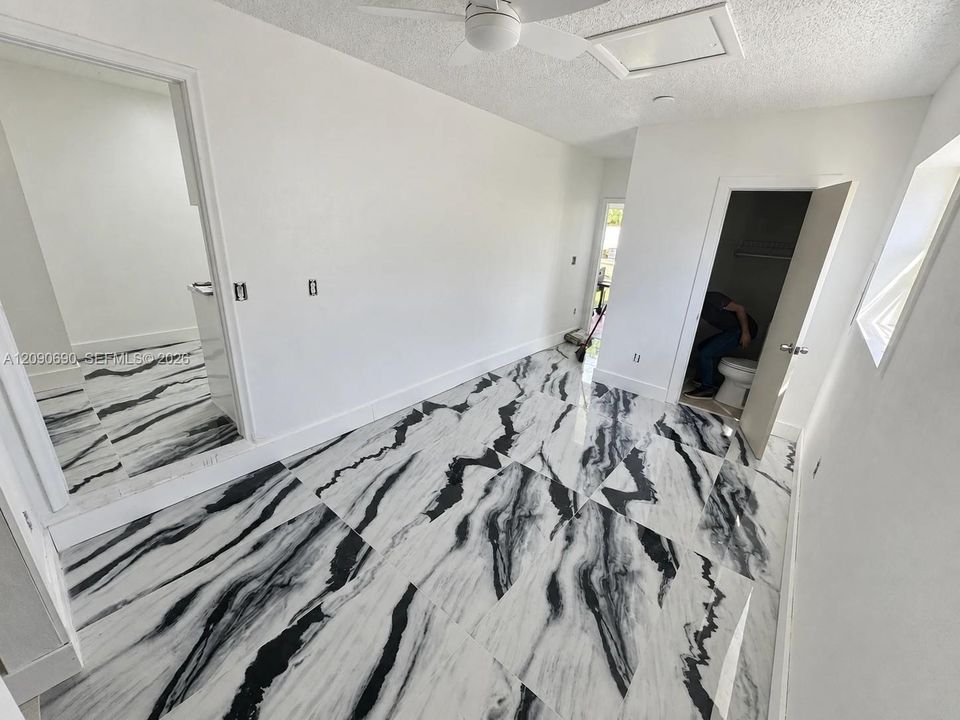 En Venta: $525,900 (4 camas, 2 baños, 1334 Pies cuadrados)