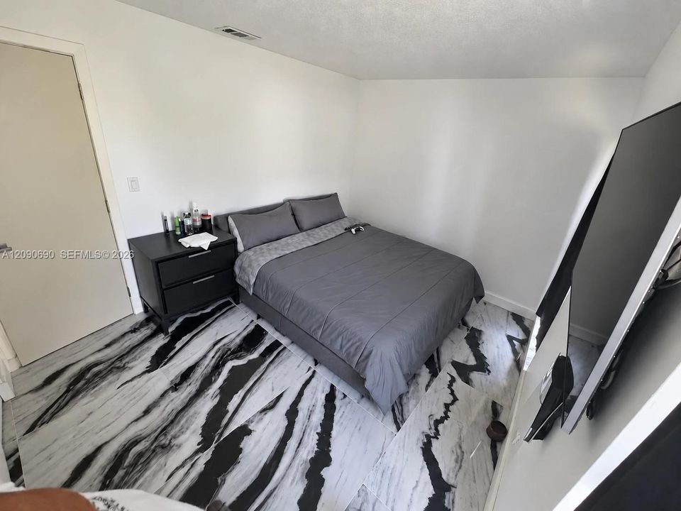 En Venta: $525,900 (4 camas, 2 baños, 1334 Pies cuadrados)