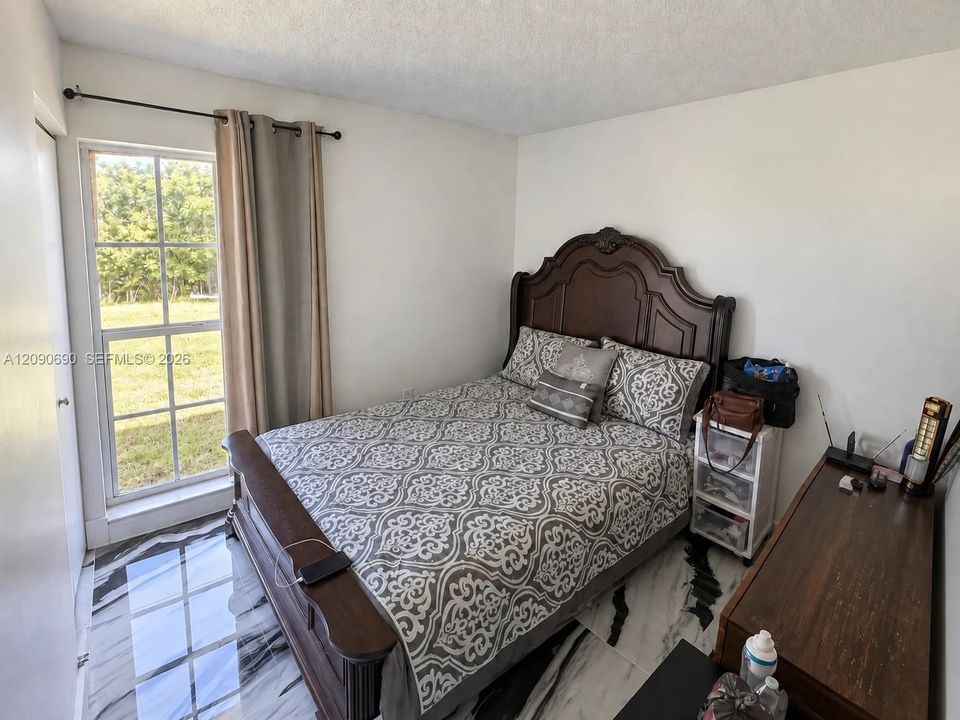 En Venta: $525,900 (4 camas, 2 baños, 1334 Pies cuadrados)