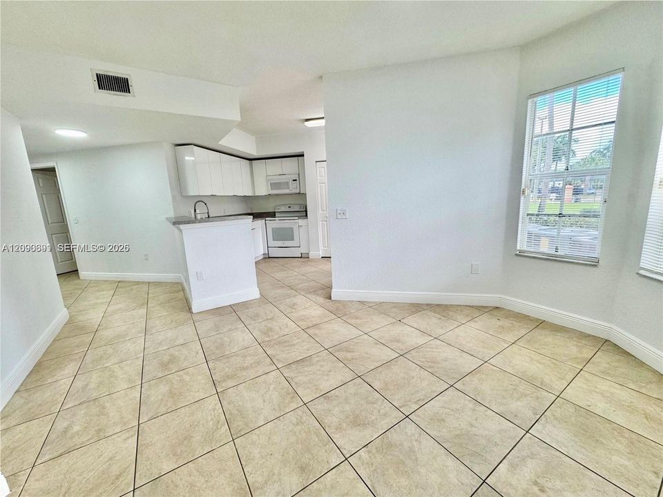 For Rent: $2,500 (3 beds, 2 baths, 1480 Square Feet)