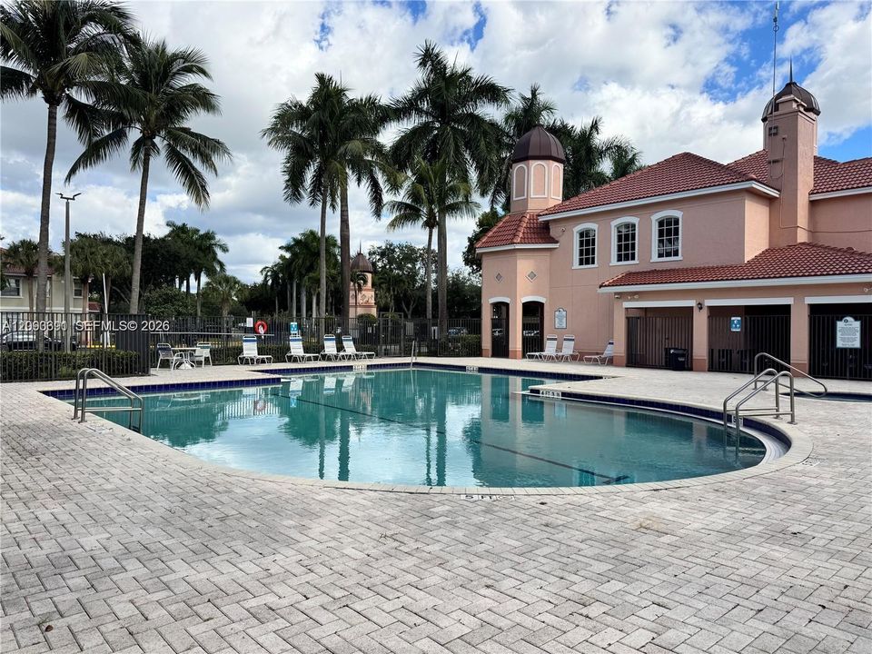 For Rent: $2,500 (3 beds, 2 baths, 1480 Square Feet)
