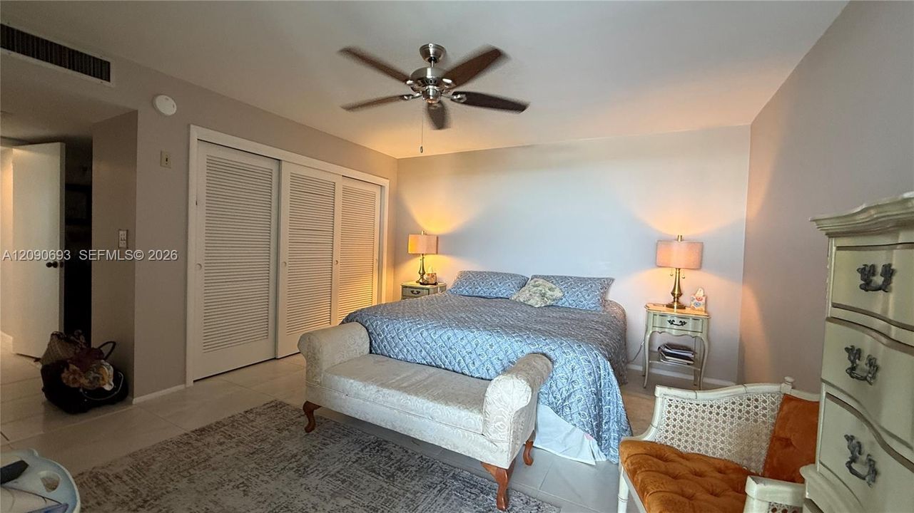 For Sale: $545,000 (2 beds, 2 baths, 1426 Square Feet)