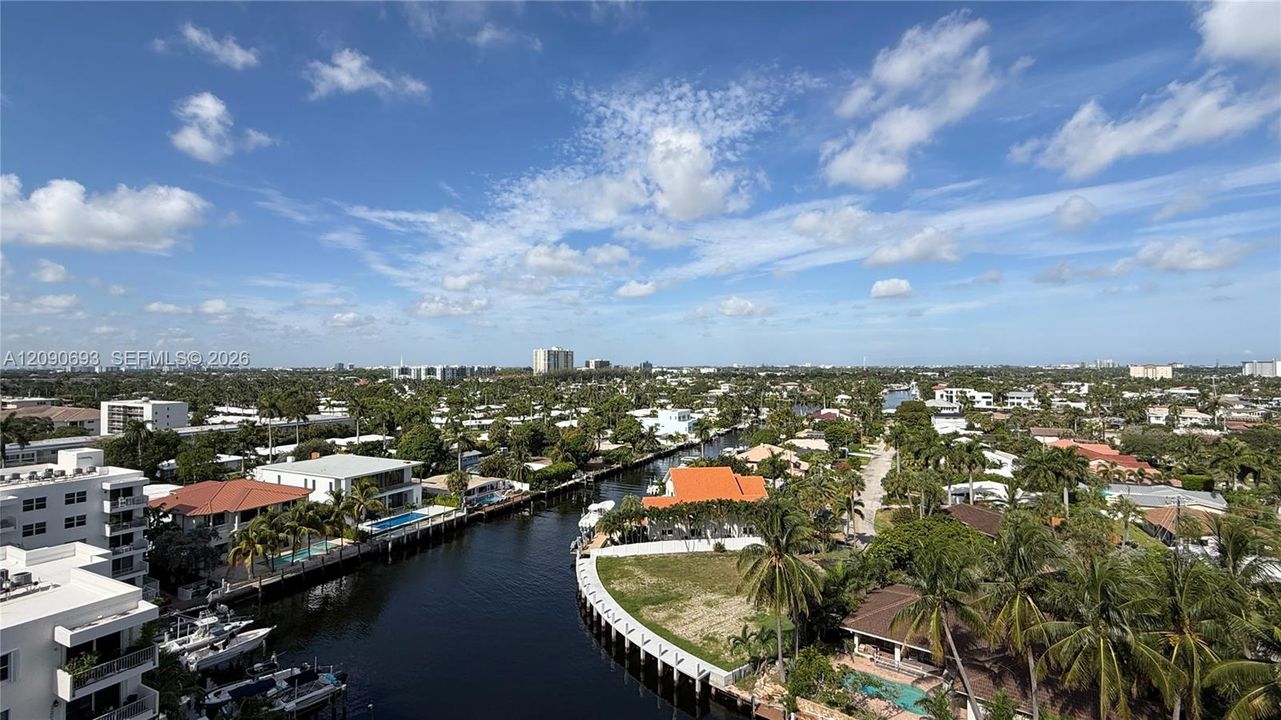 For Sale: $545,000 (2 beds, 2 baths, 1426 Square Feet)
