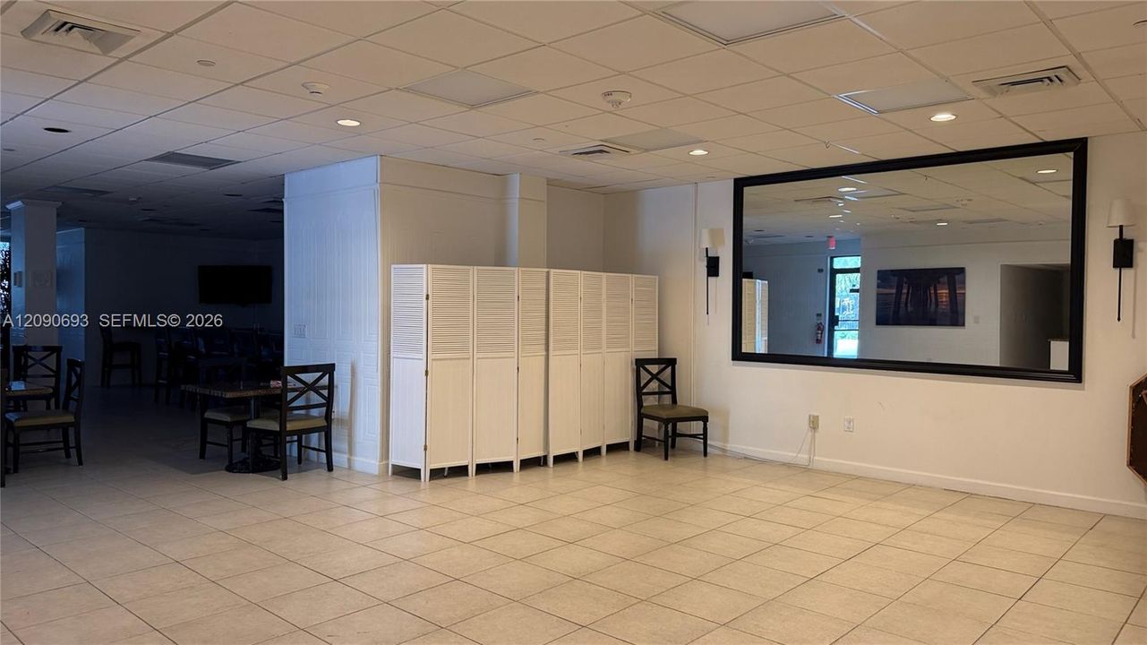 For Sale: $545,000 (2 beds, 2 baths, 1426 Square Feet)