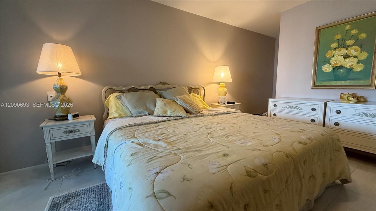 For Sale: $545,000 (2 beds, 2 baths, 1426 Square Feet)