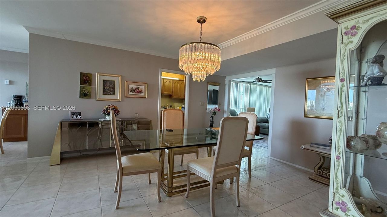 For Sale: $545,000 (2 beds, 2 baths, 1426 Square Feet)