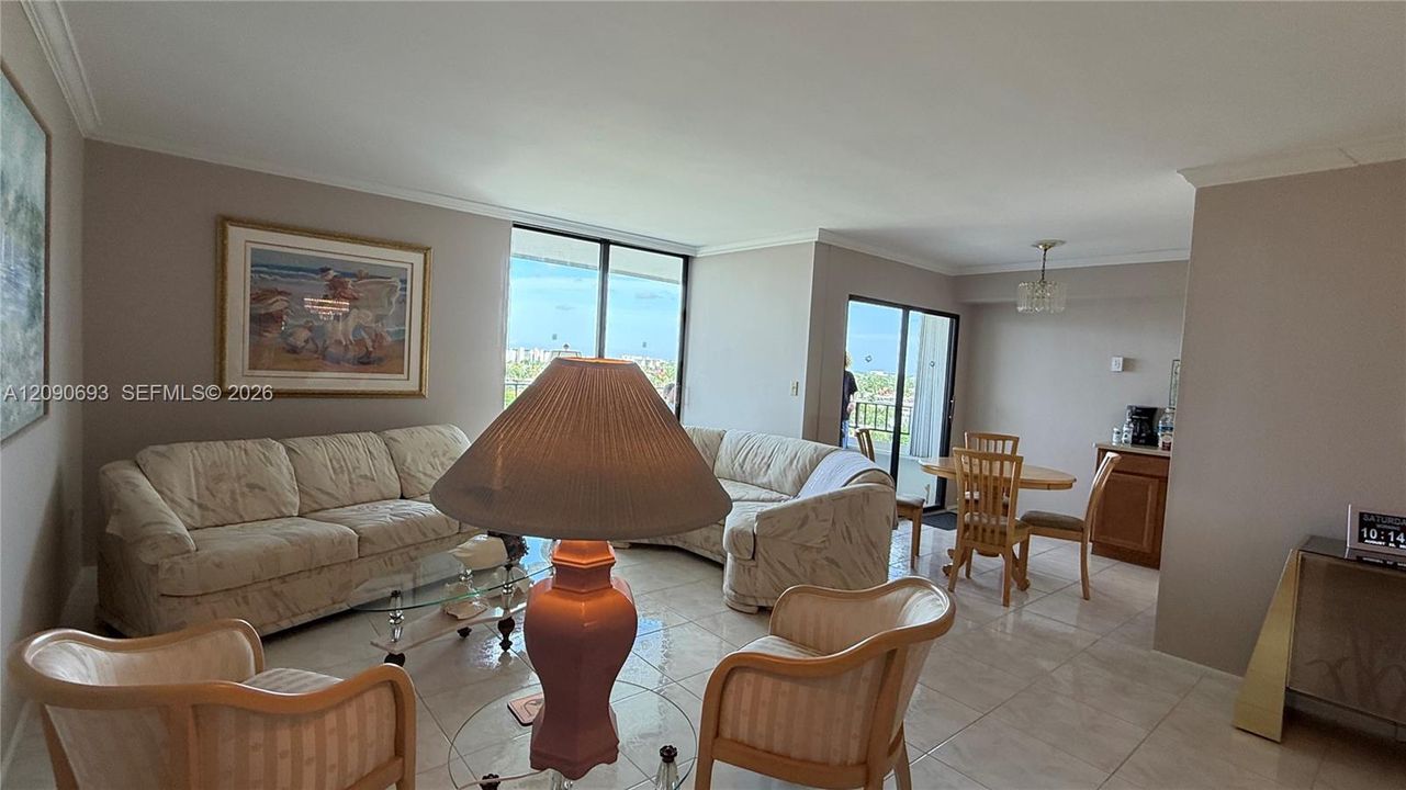 For Sale: $545,000 (2 beds, 2 baths, 1426 Square Feet)