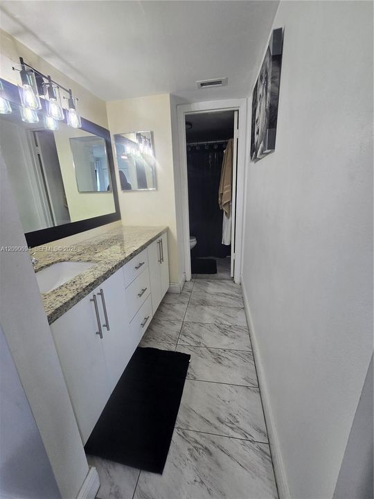 В аренду: $2,500 (2 спален, 2 ванн, 1252 Квадратных фут)