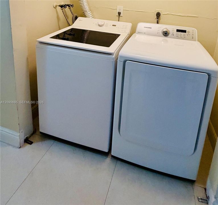 En Renta: $2,100 (2 camas, 2 baños, 1030 Pies cuadrados)