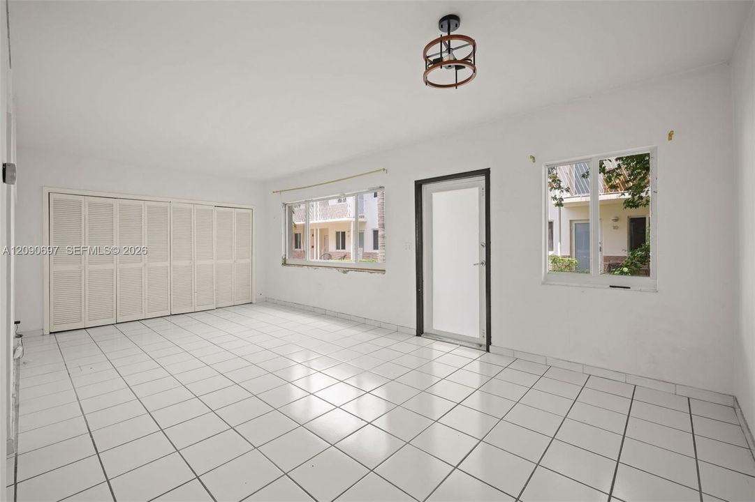 En Venta: $375,000 (1 camas, 1 baños, 664 Pies cuadrados)