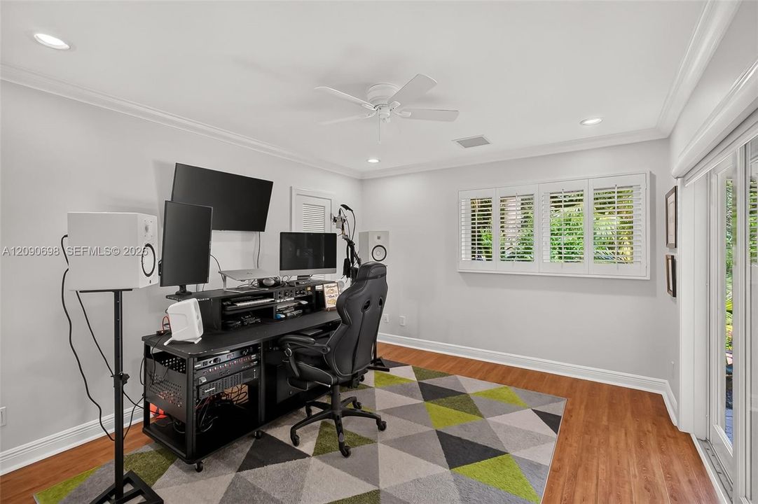BEDROOM 4