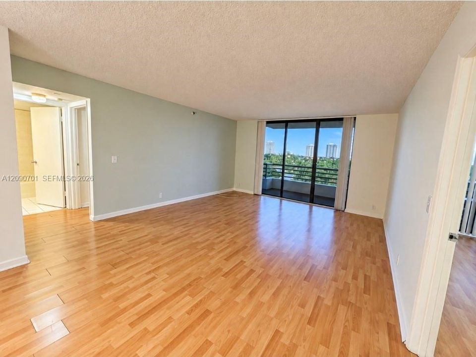В аренду: $2,550 (2 спален, 2 ванн, 1134 Квадратных фут)