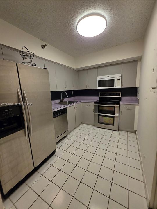В аренду: $2,550 (2 спален, 2 ванн, 1134 Квадратных фут)