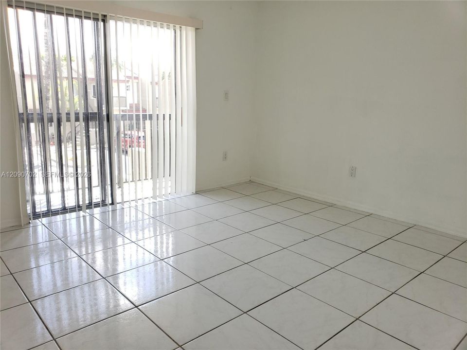 В аренду: $3,000 (3 спален, 2 ванн, 1355 Квадратных фут)