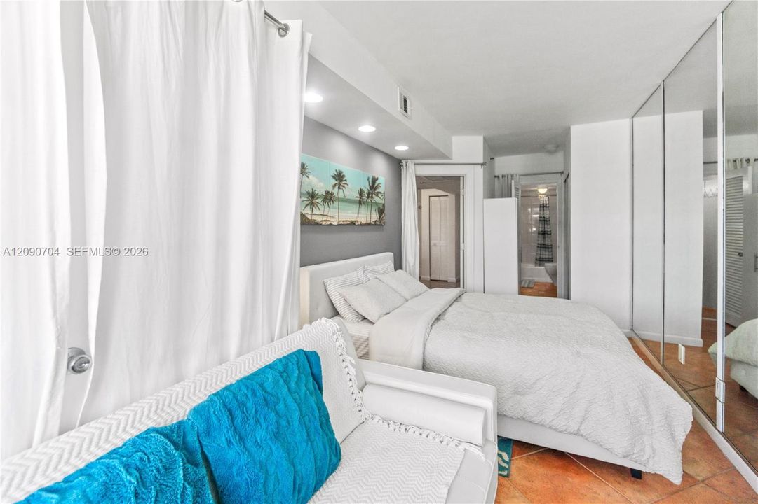 В аренду: $2,900 (0 спален, 1 ванн, 550 Квадратных фут)