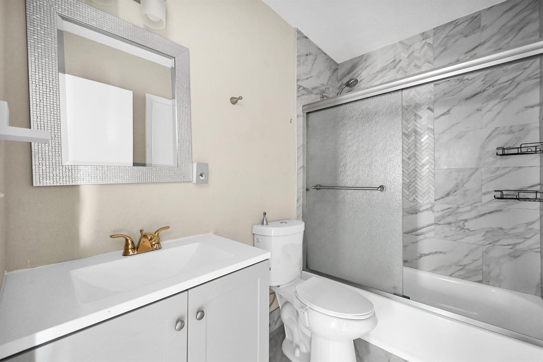Level Master bathroom