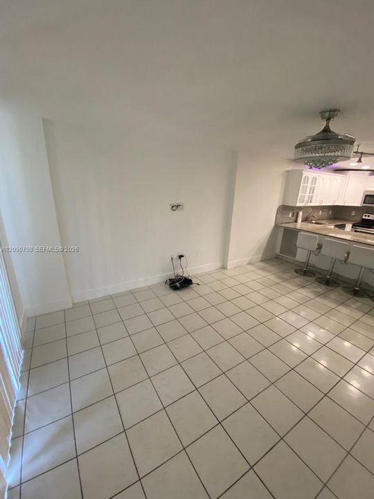 For Rent: $3,100 (1 beds, 1 baths, 655 Square Feet)